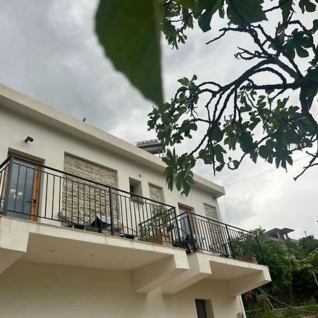 Guest House Lengo Gjirokaster Ngoại thất bức ảnh