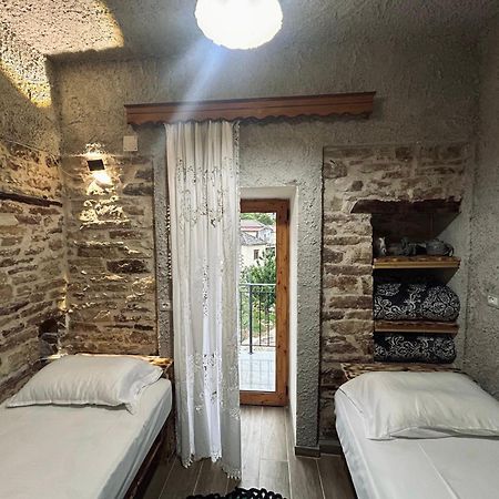 Guest House Lengo Gjirokaster Ngoại thất bức ảnh