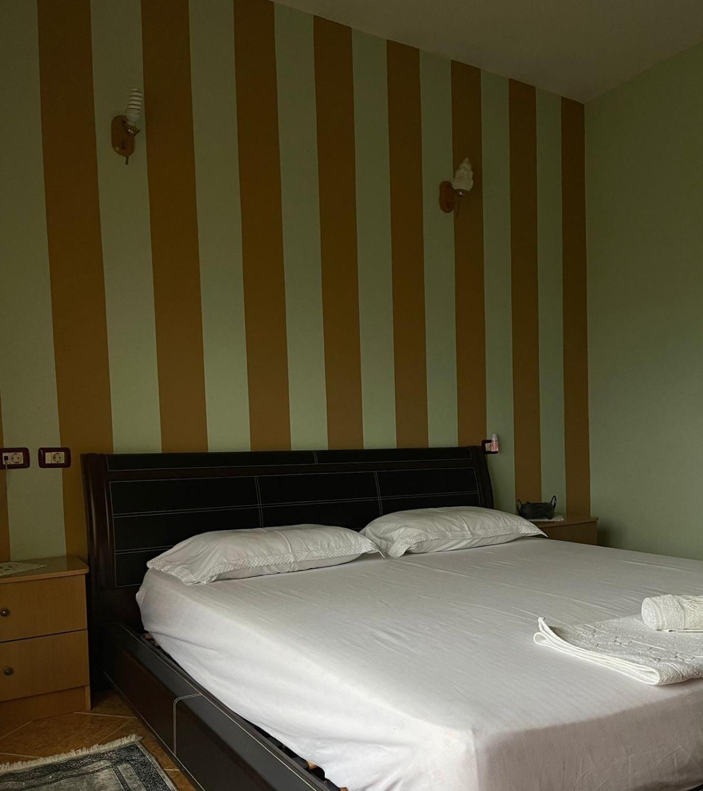 Guest House Lengo Gjirokaster Ngoại thất bức ảnh