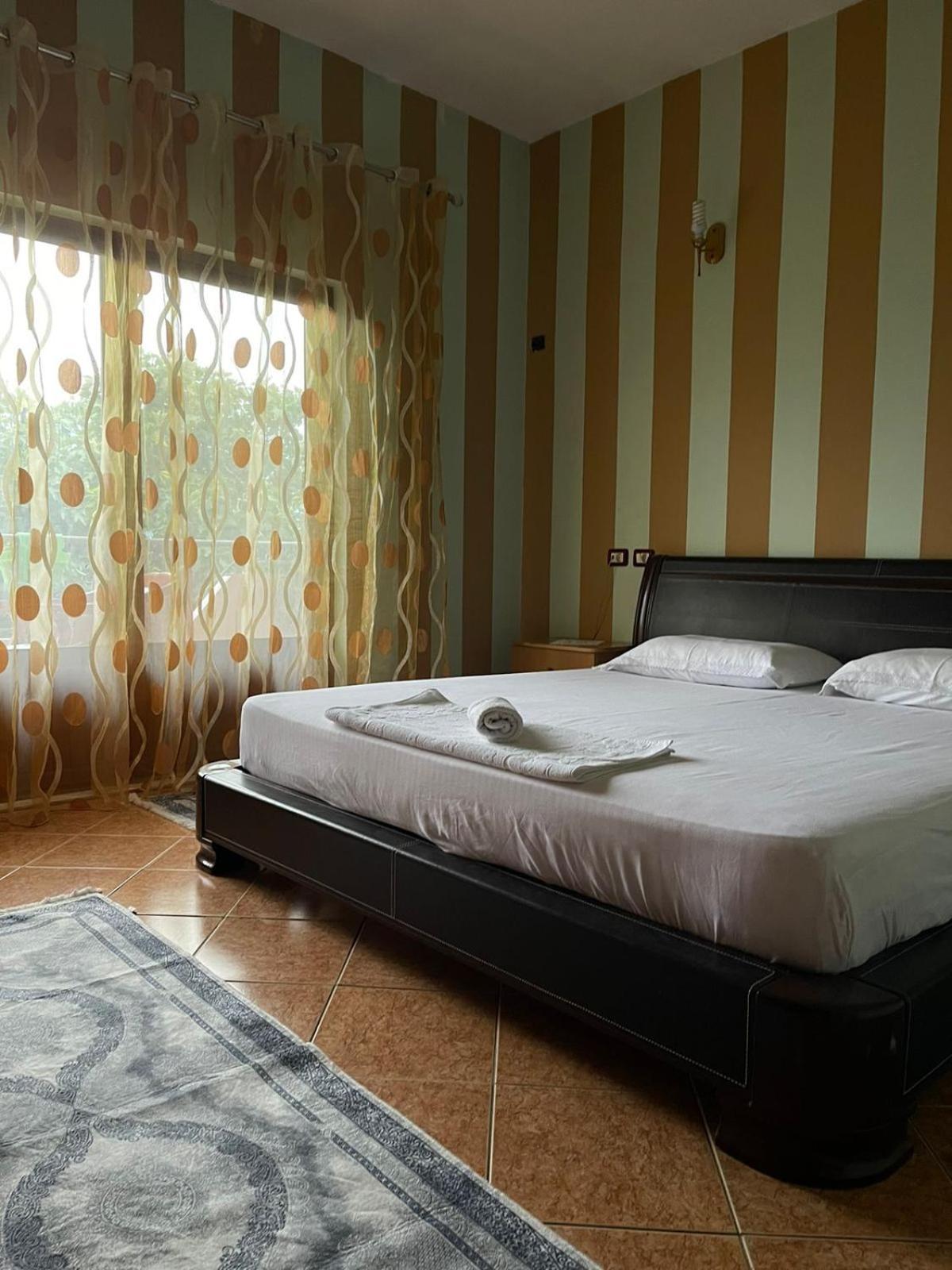 Guest House Lengo Gjirokaster Ngoại thất bức ảnh