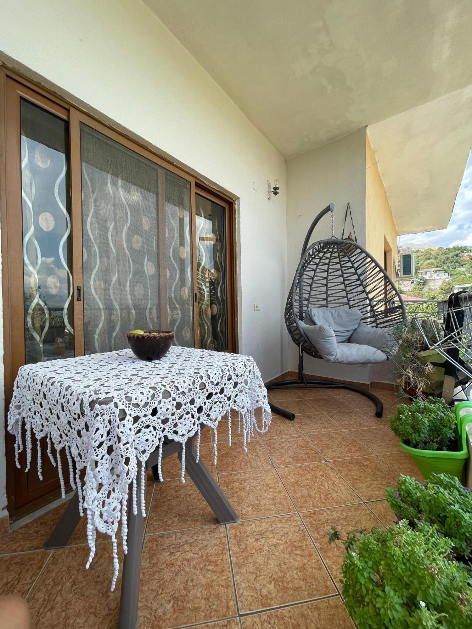 Guest House Lengo Gjirokaster Ngoại thất bức ảnh