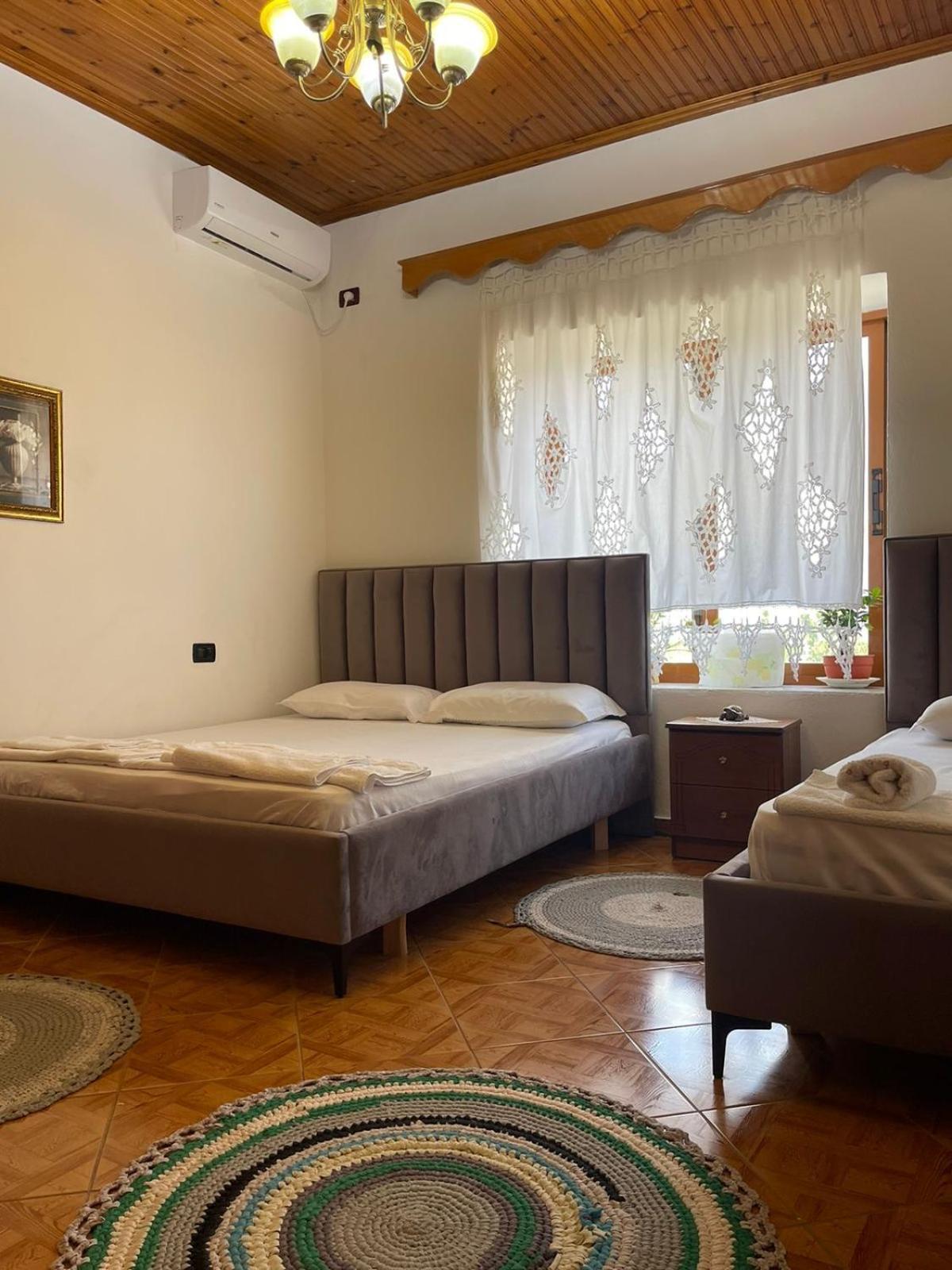 Guest House Lengo Gjirokaster Ngoại thất bức ảnh