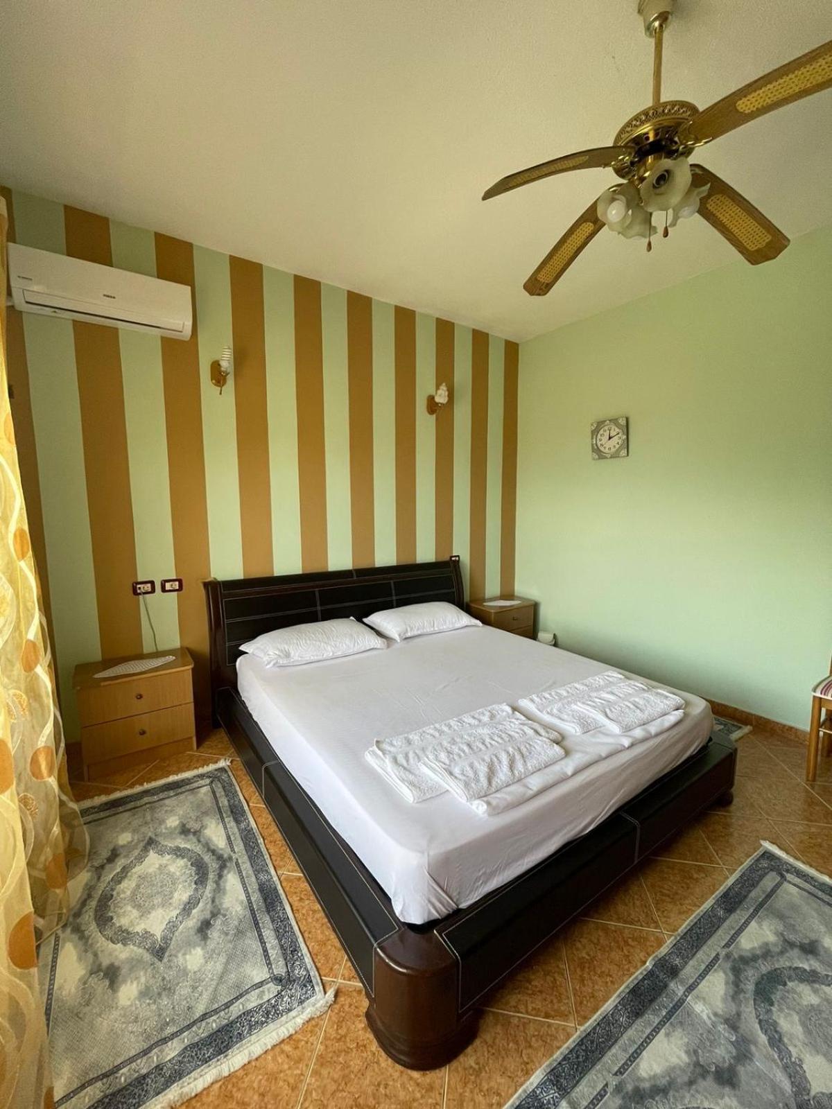 Guest House Lengo Gjirokaster Ngoại thất bức ảnh