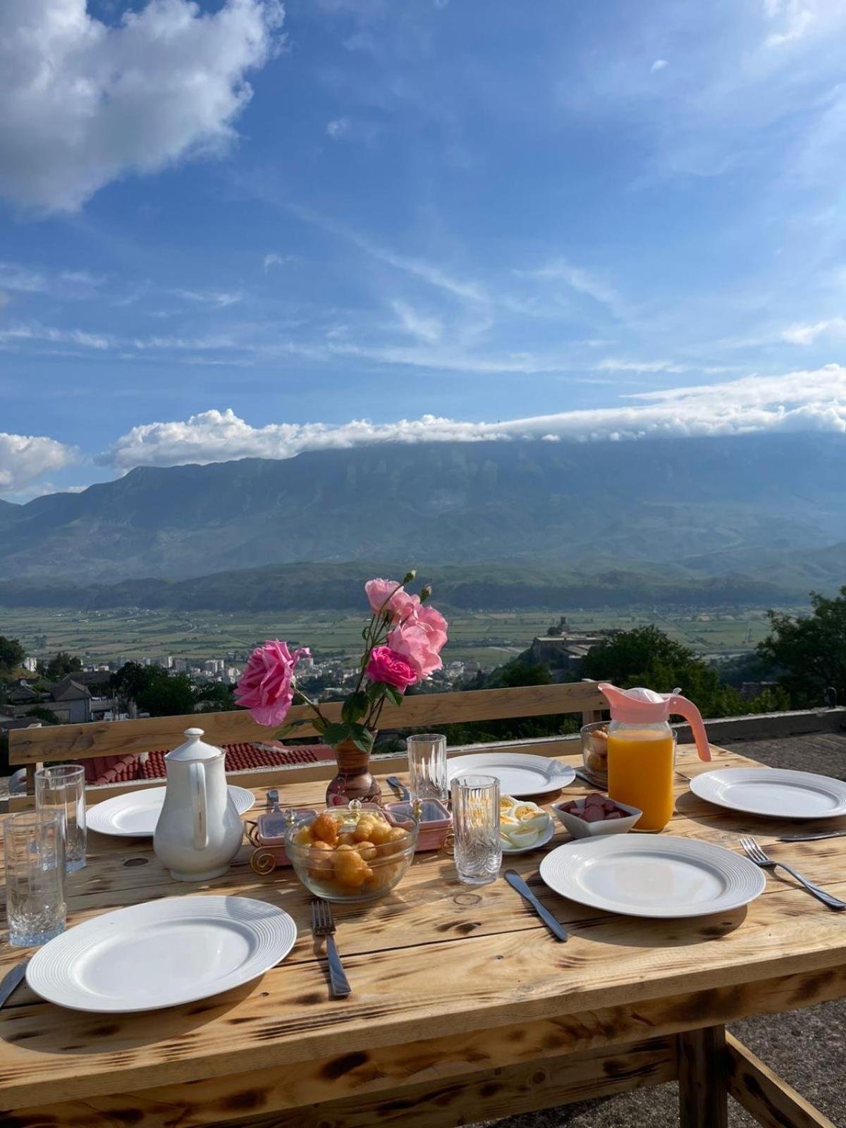 Guest House Lengo Gjirokaster Ngoại thất bức ảnh