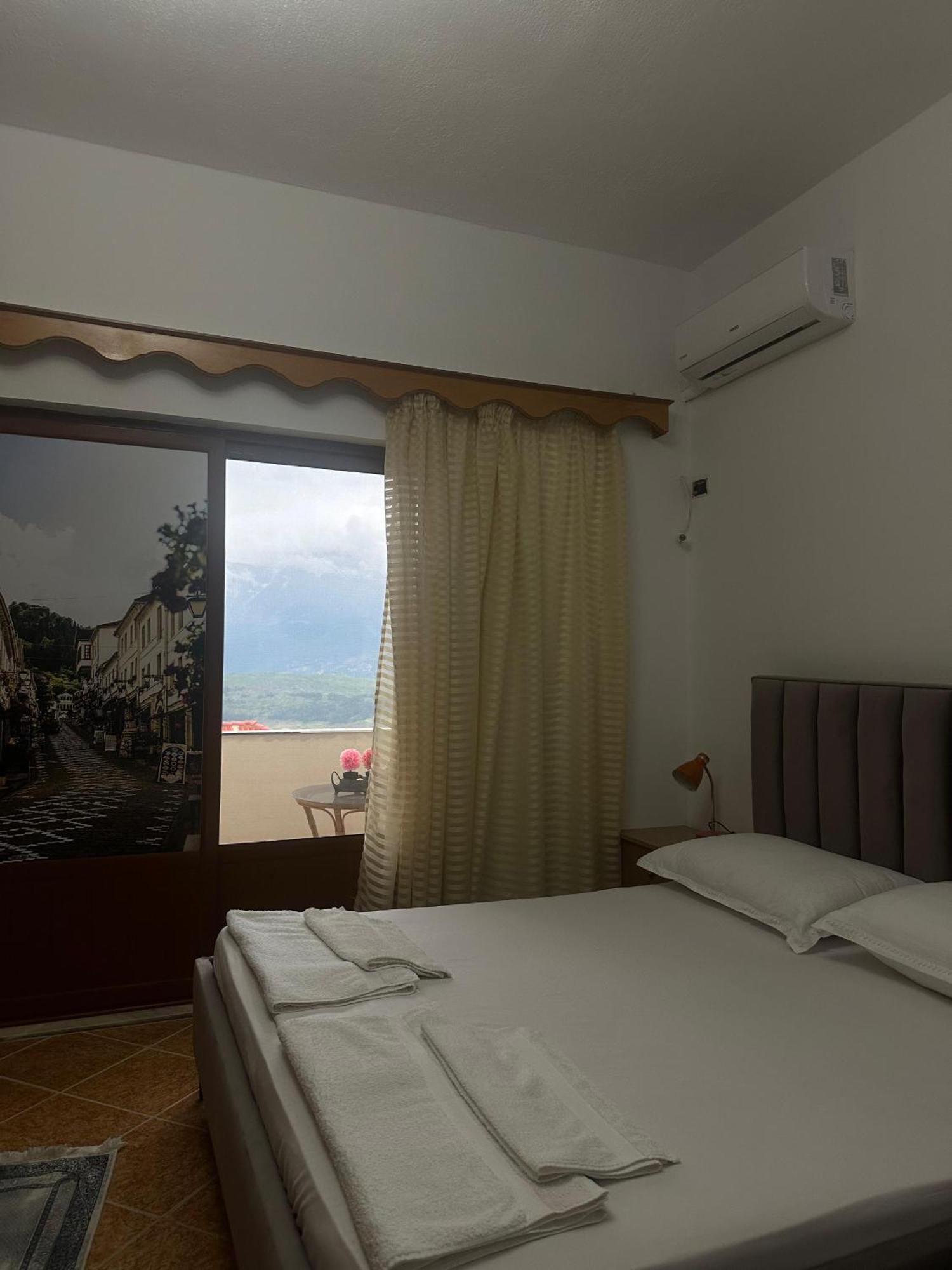 Guest House Lengo Gjirokaster Ngoại thất bức ảnh