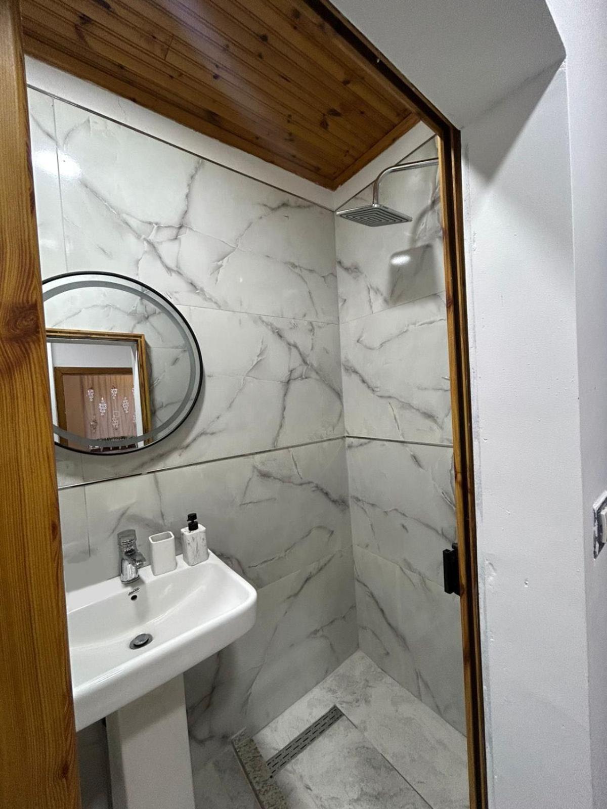 Guest House Lengo Gjirokaster Ngoại thất bức ảnh