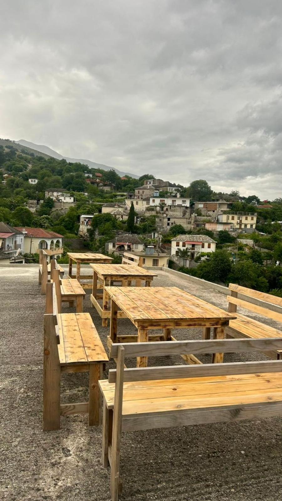 Guest House Lengo Gjirokaster Ngoại thất bức ảnh