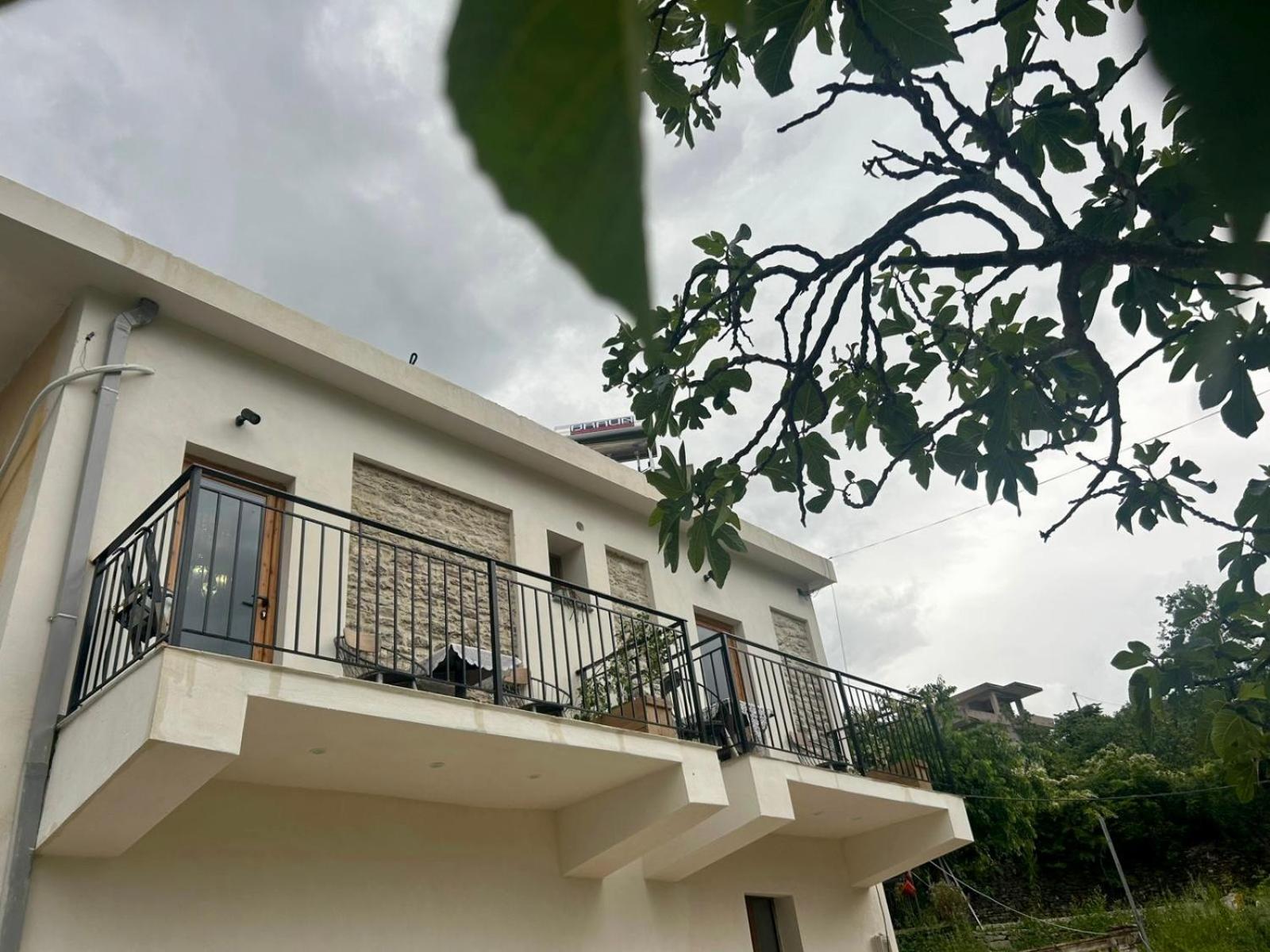 Guest House Lengo Gjirokaster Ngoại thất bức ảnh