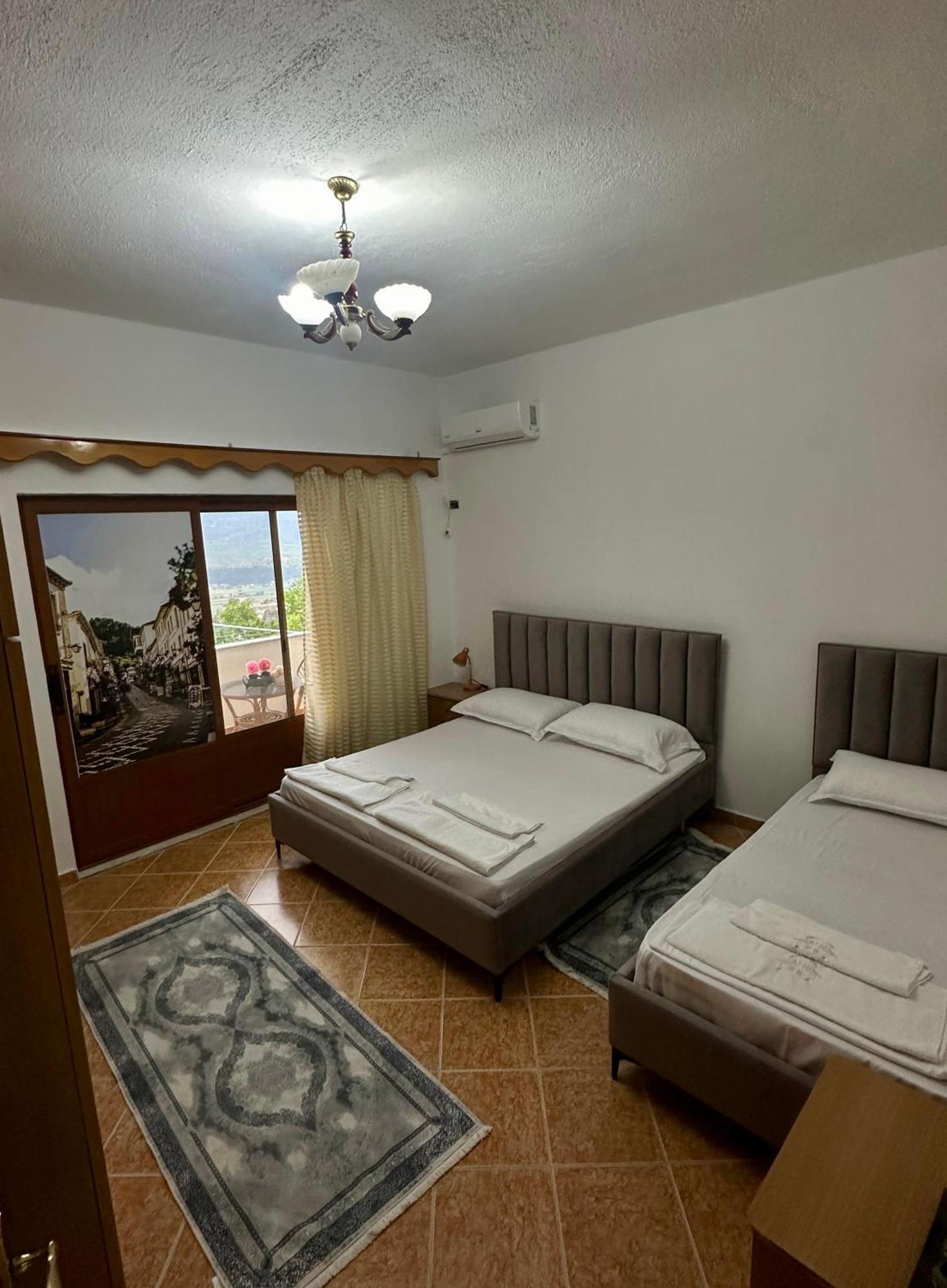 Guest House Lengo Gjirokaster Ngoại thất bức ảnh